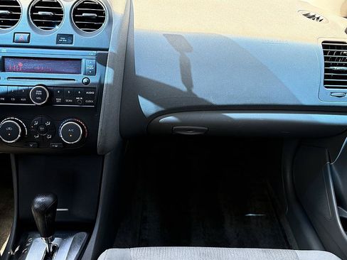Used 2010 Nissan Altima 2.5 S FWD image 12