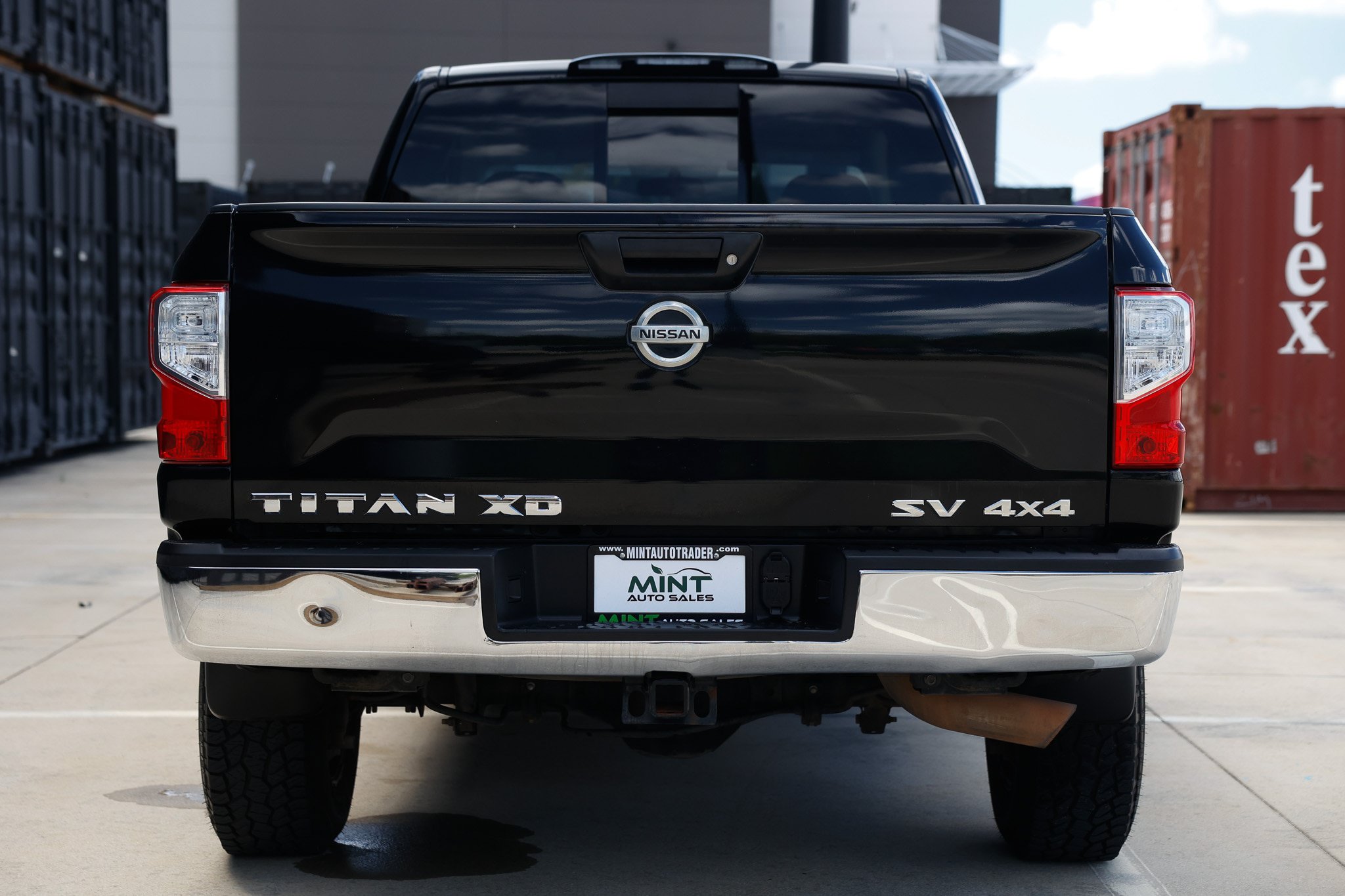 Used 2017 Nissan Titan SV AWD/4WD image 13