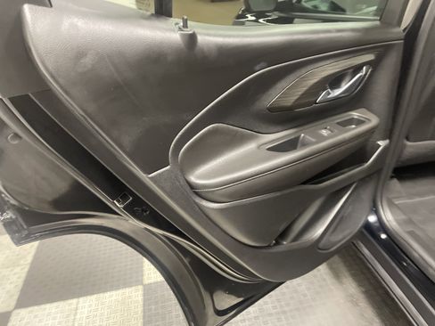 Used 2023 GMC Terrain SLT w/ Elevation Edition image 15