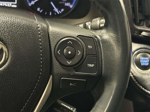 Used 2018 Toyota RAV4 XLE image 21