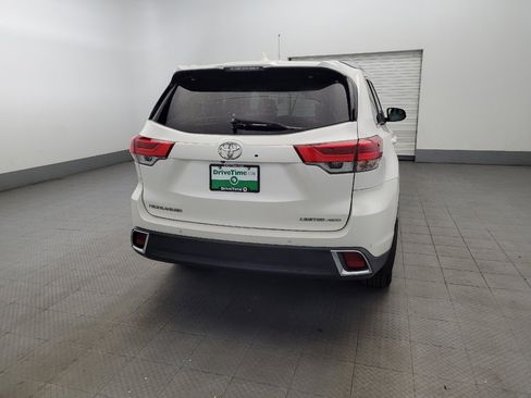 Used 2017 Toyota Highlander Limited image 7
