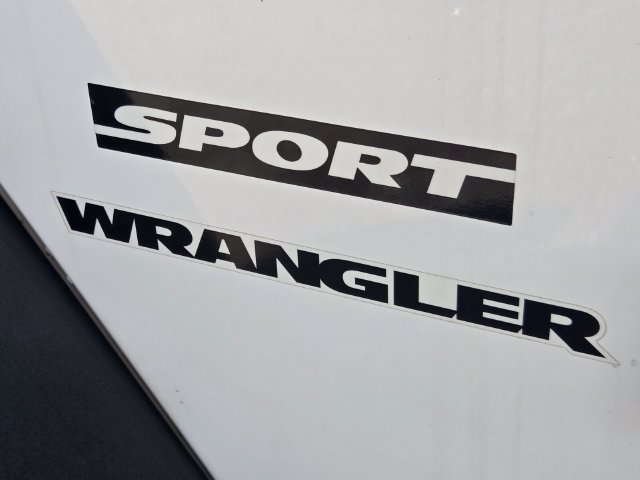 Used 2012 Jeep Wrangler Sport AWD/4WD image 12