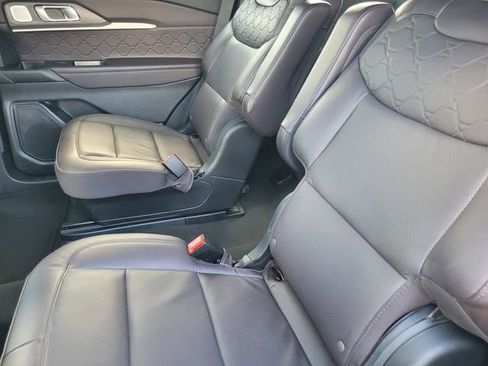 Certified 2025 Ford Explorer Platinum w/ LUX Leather Package image 13