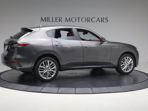 Certified 2022 Maserati Levante GT AWD/4WD image 7