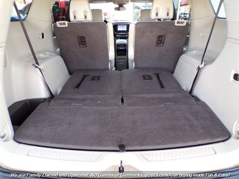Used 2018 GMC Acadia Denali w/ Technology Package FWD image 10