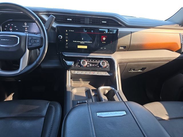 Used 2025 GMC Sierra 2500 Denali w/ Technology Package AWD/4WD image 12