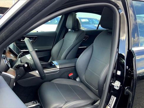 Used 2025 Mercedes-Benz C 300 4MATIC Sedan image 6
