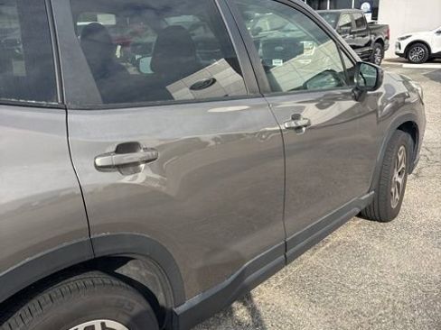 Used 2019 Subaru Forester Premium image 9