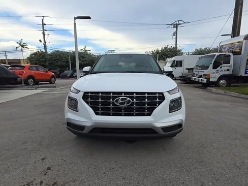 Used 2023 Hyundai Venue SEL w/ Cargo Package FWD image 1