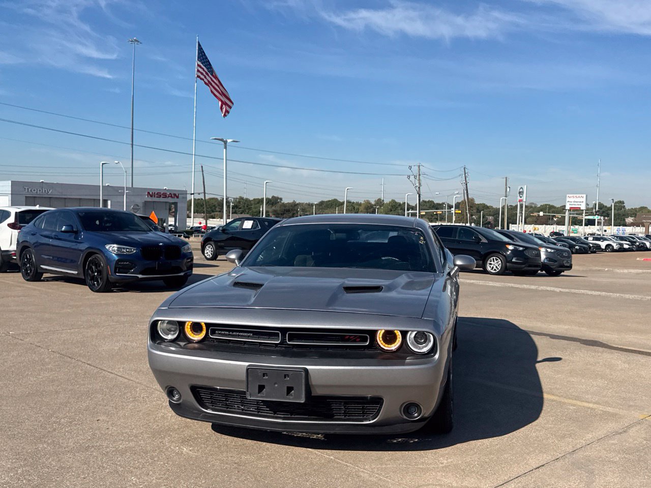 Used 2017 Dodge Challenger R/T w/ Driver Convenience Group RWD image 8