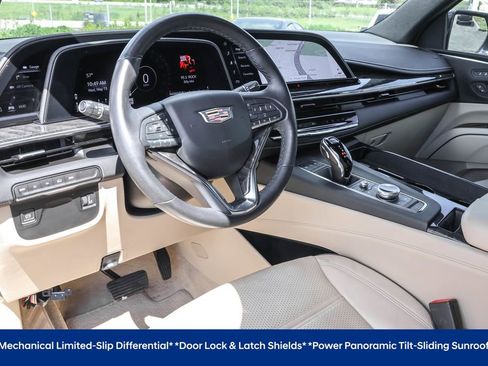 Used 2023 Cadillac Escalade Premium Luxury AWD/4WD image 5