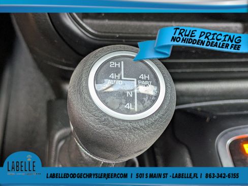 Used 2023 Jeep Wrangler Unlimited AWD/4WD image 28