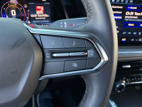 Used 2025 Chevrolet Suburban LS image 34