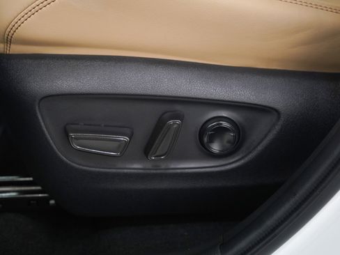 Used 2025 Toyota RAV4 XLE Premium AWD/4WD image 27