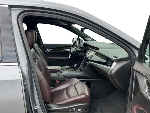 Used 2022 Cadillac XT6 Premium Luxury w/ Technology Package FWD image 22