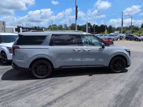 New 2026 Kia Carnival SX Prestige FWD image 2