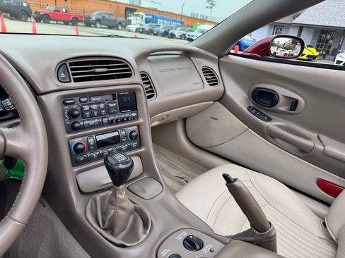 Used 2003 Chevrolet Corvette Convertible w/ Preferred Equipment Group1 image 32