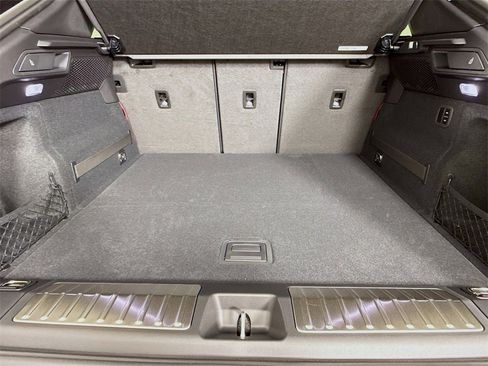 New 2025 Porsche Macan Electric image 27