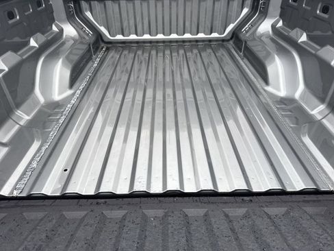 Used 2024 Chevrolet Colorado LT w/ LT Convenience Package image 16