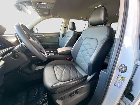 Used 2024 Volkswagen Atlas SE image 20