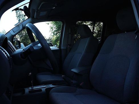 Used 2019 Nissan Frontier SV AWD/4WD image 12