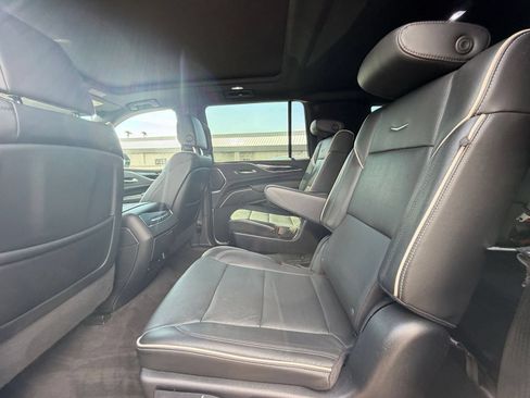 Used 2023 Cadillac Escalade ESV Sport AWD/4WD image 28