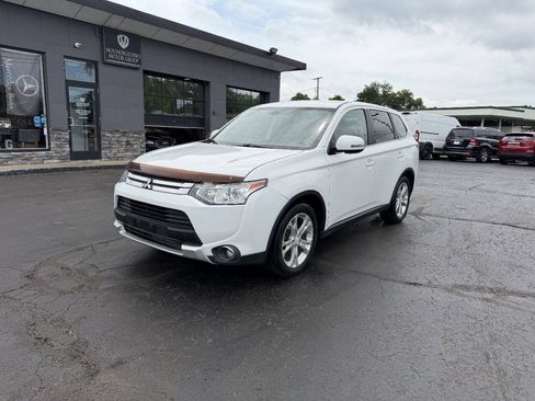 Used 2015 Mitsubishi Outlander GT AWD/4WD image 2