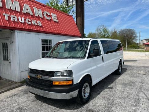Used 2018 Chevrolet Express 3500 LT w/ LT Preferred Equipment Group image 16
