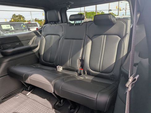 New 2026 Jeep Grand Wagoneer 4WD image 28