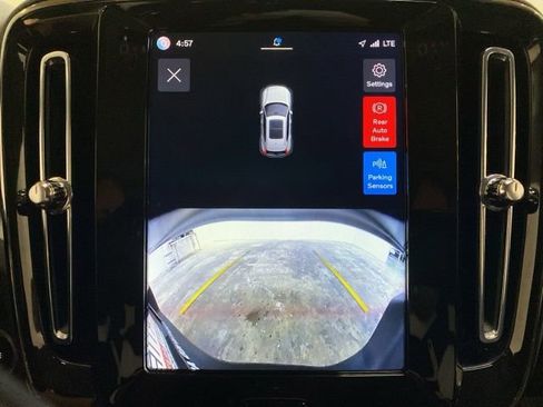 Used 2025 Volvo XC40 B5 Core AWD/4WD image 58