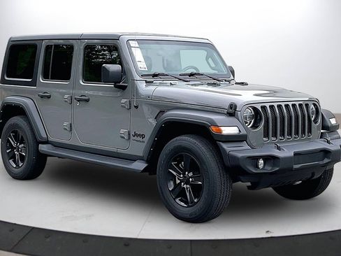 Used 2022 Jeep Wrangler Unlimited Sport AWD/4WD image 2