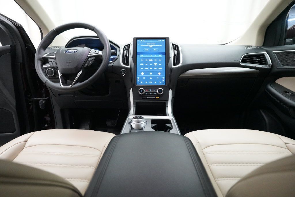 Used 2024 Ford Edge SEL w/ Convenience Package AWD/4WD image 5