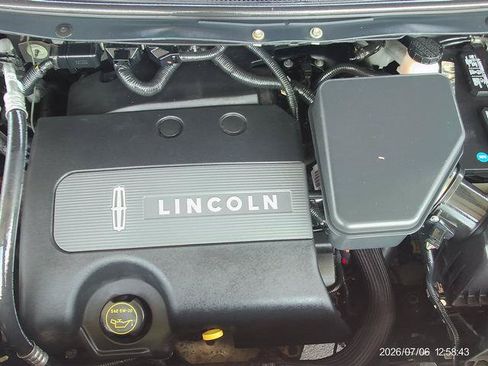 Used 2014 Lincoln MKX AWD w/ Equipment Group 102A image 9