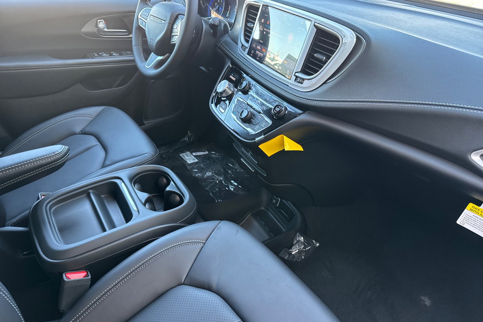 New 2027 Chrysler Pacifica Select FWD image 14