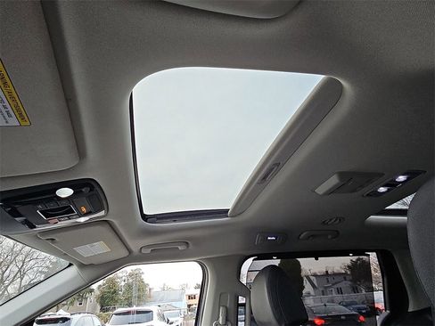 Certified 2024 Kia Carnival SX Prestige image 16