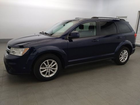 Used 2017 Dodge Journey SXT FWD image 2