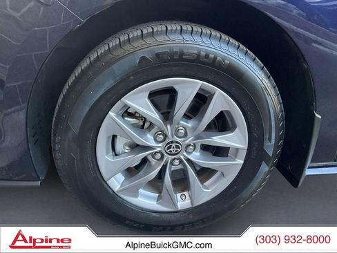 Used 2022 Toyota Sienna XLE image 14