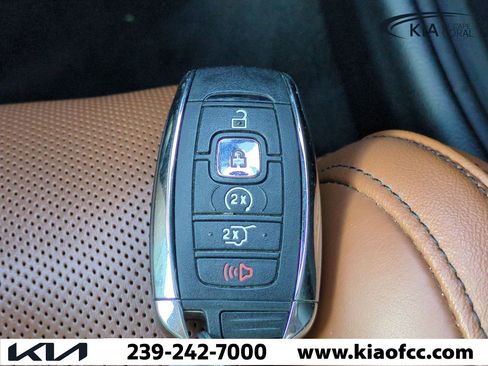 Used 2018 Lincoln Navigator Reserve w/ Technology Package image 32