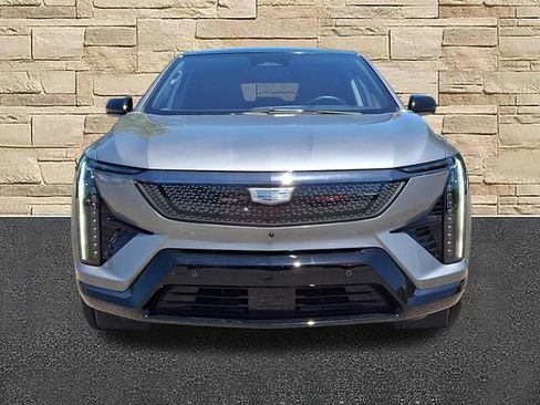 Certified 2025 Cadillac Optiq Sport 2 w/ LPO, Floor Liner Package AWD/4WD image 5