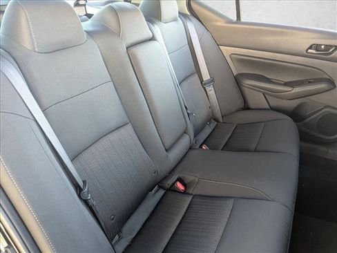 Used 2025 Nissan Altima 2.5 SV image 19