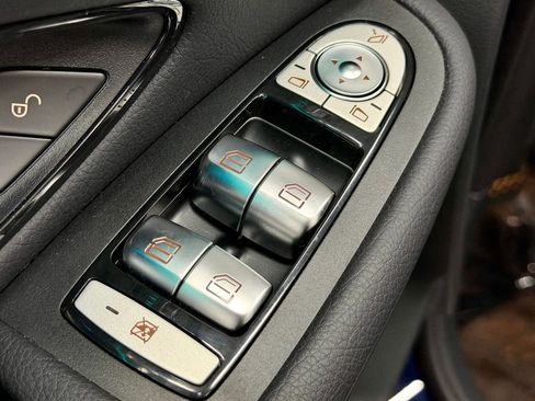 Used 2022 Mercedes-Benz GLC 300 4MATIC Coupe image 21