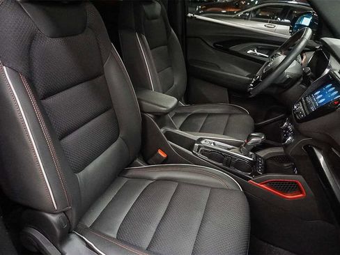 Used 2023 Chevrolet TrailBlazer RS w/ Convenience Package image 17