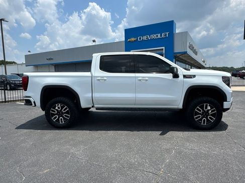 Used 2022 GMC Sierra 1500 AT4 w/ AT4 Premium Package AWD/4WD image 5