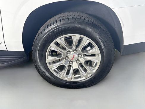 Used 2025 GMC Yukon XL Denali AWD/4WD image 37