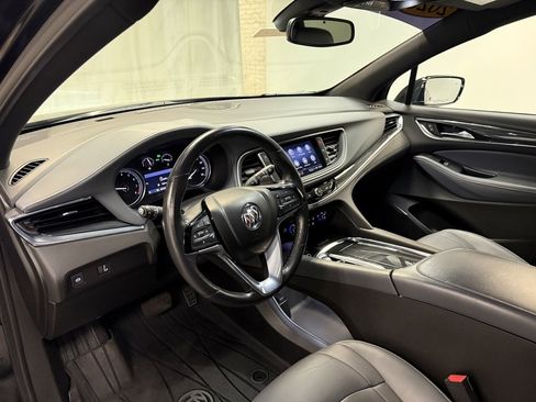 Used 2023 Buick Enclave Essence image 28