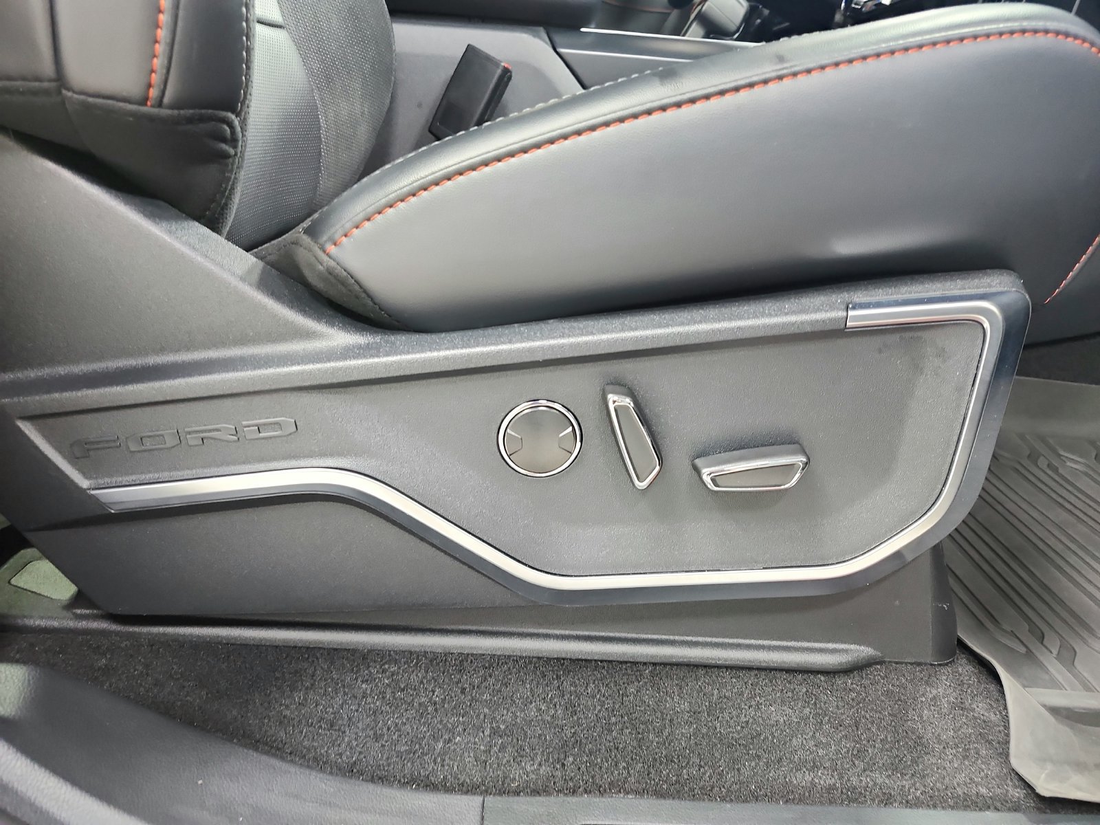 Used 2024 Ford F150 Raptor AWD/4WD image 43