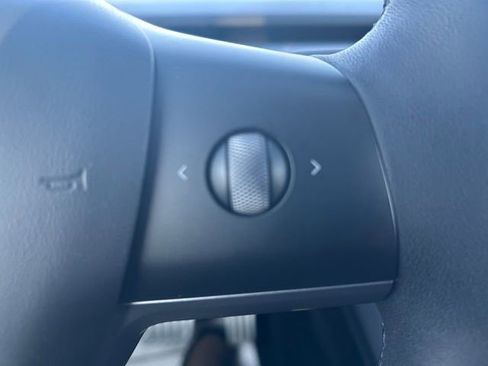 Used 2022 Tesla Model Y Performance AWD/4WD image 27