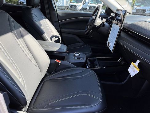 Used 2023 Ford Mustang Mach-E Premium image 21