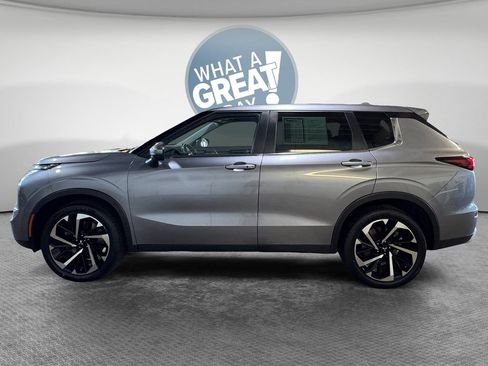 Used 2022 Mitsubishi Outlander SE AWD/4WD image 7