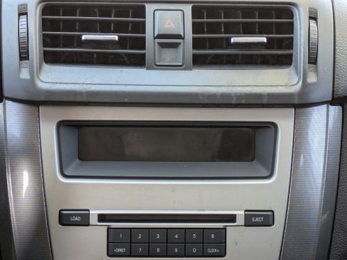 Used 2010 Ford Fusion SE FWD image 17